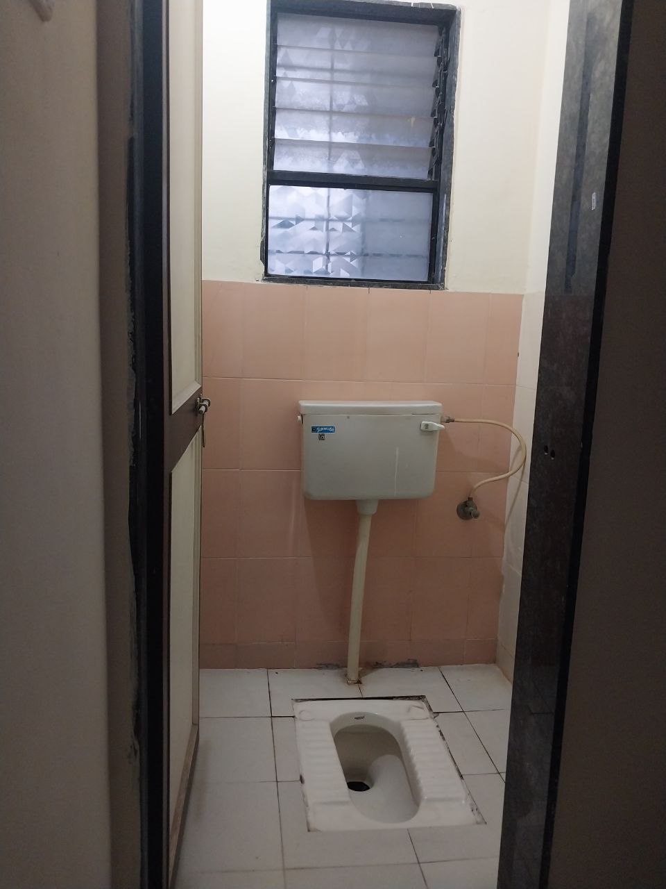 Sharing 1 RK flat available needed 1 female roommate - 1