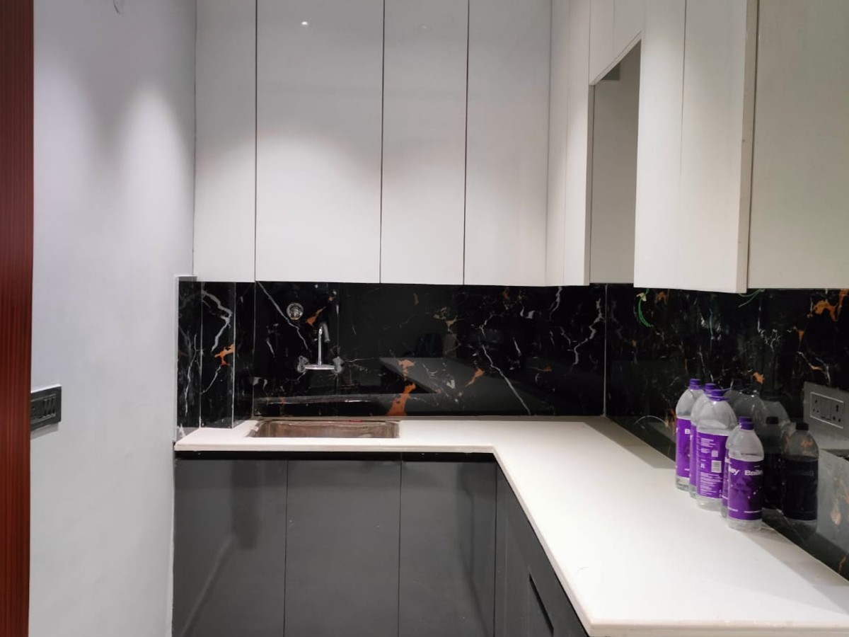 Luxury 2 bhk,3-4 min walking from noida metro sector 76 