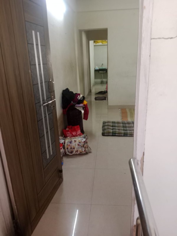 Urgent requirement !!! One👱‍♀️ female roommate required in 1rk