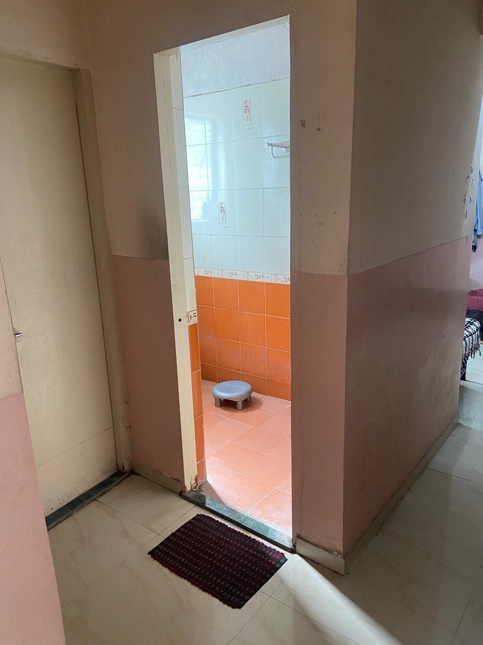 1 vacancy for girl From 10 april - 1